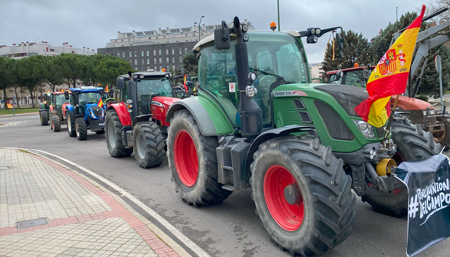 Tractores participantes de la protesta celebrada en Valladolid