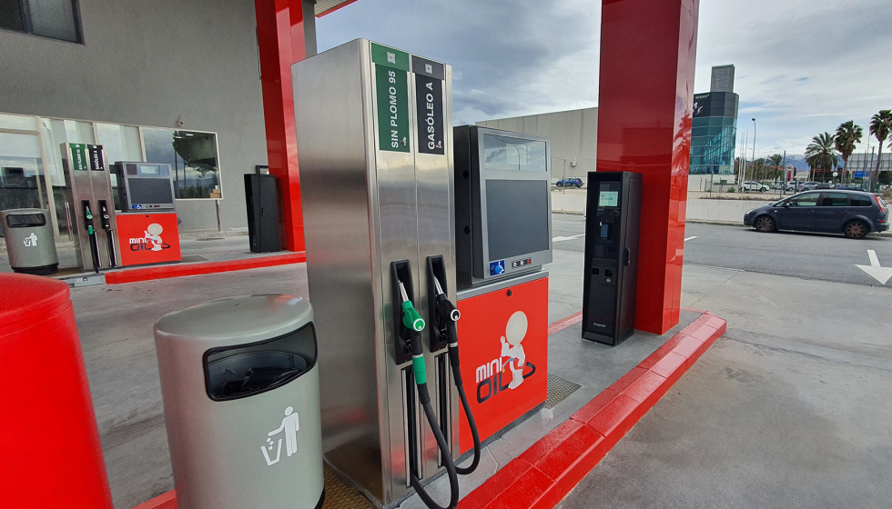 Entre los equipos instralados en esta gasolinera destacan el sistema de punto de venta atendido y los terminales de autopago de Aseproda situados en...