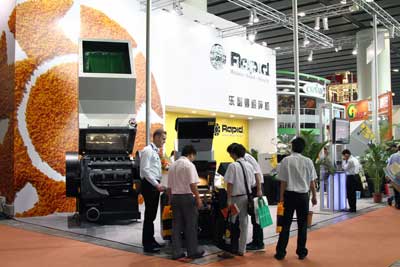 At the fair could be seen all kinds of machinery of the plastics industry