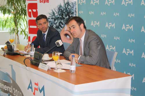 Xavier Ortueta y Koldo Arandia, durante la rueda de prensa donde se expusieron los datos del sector de 2010