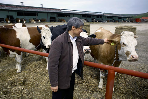 Dacian Ciolos visit recientemente una feria ganadera en Rumana, su pas natal, en una imagen reciente