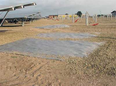 El nuevo parque fotovoltaico de Gesuina Energy en Terralba incorpora el geotextil DuPont Typar para estabilizar y drenar el terreno...
