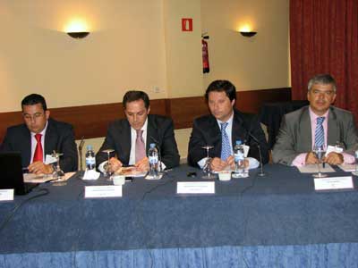 De izquierda a derecha: Luis Aragoneses (Arthursen), Eladio Muoz (Feigraf), Antonio Lapp (Aseigraf) y Lorenzo Marazuela (Arthursen). Foto: Feigraf...
