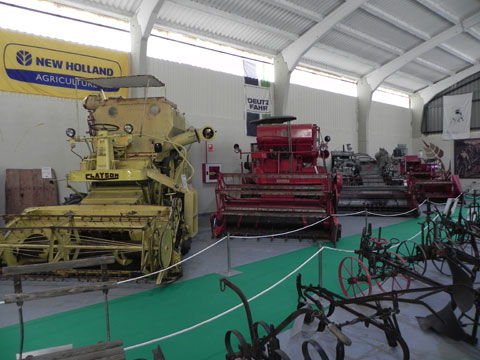 Adems de tractores, en el museo tambin se encuentran trilladoras, cosechadoras, segadoras atadoras o arados
