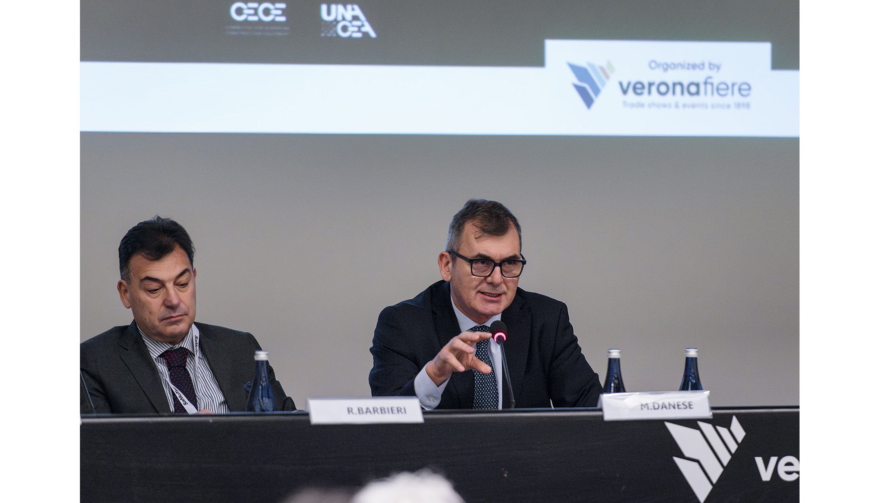 De izquierda a derecha: Raul Barbieri, director comercial de Veronafiere, y Maurizio Danese, director general de la organizacin ferial...