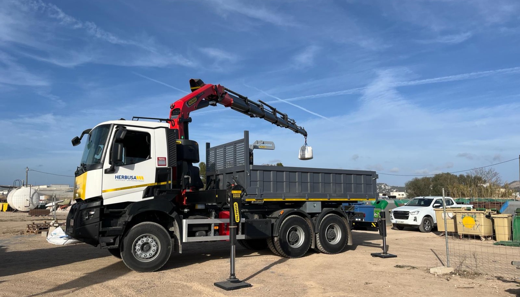 La nueva gra ha sido montada sobre camin Renault K R6X4