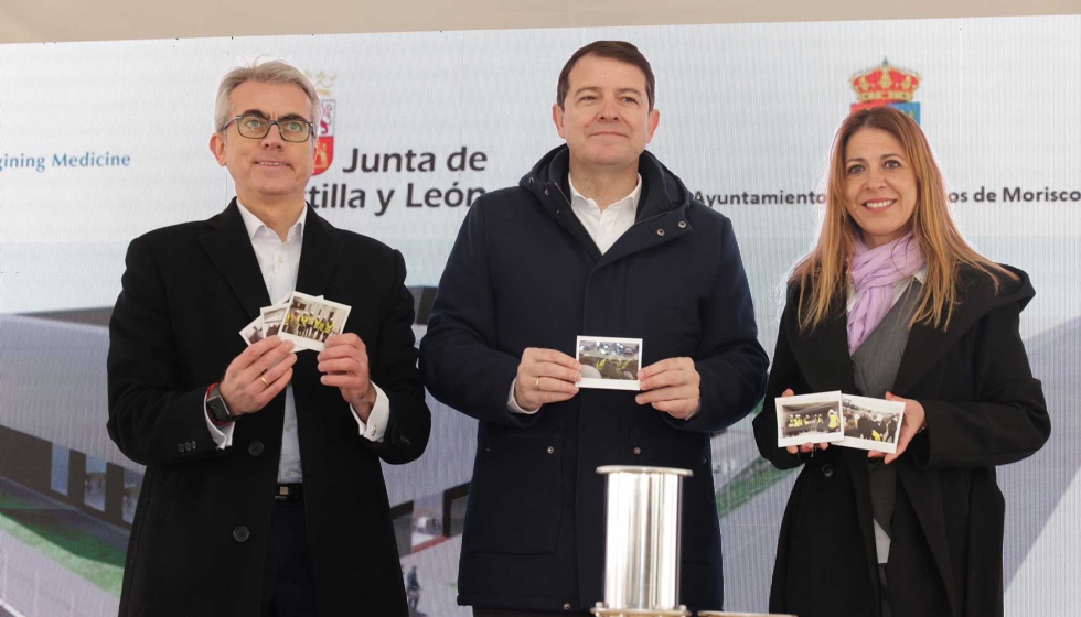 Jess Ponce junto con Fernndez Maueco y la alcaldesa de Castellanos de Moriscos, Victoria Manjn