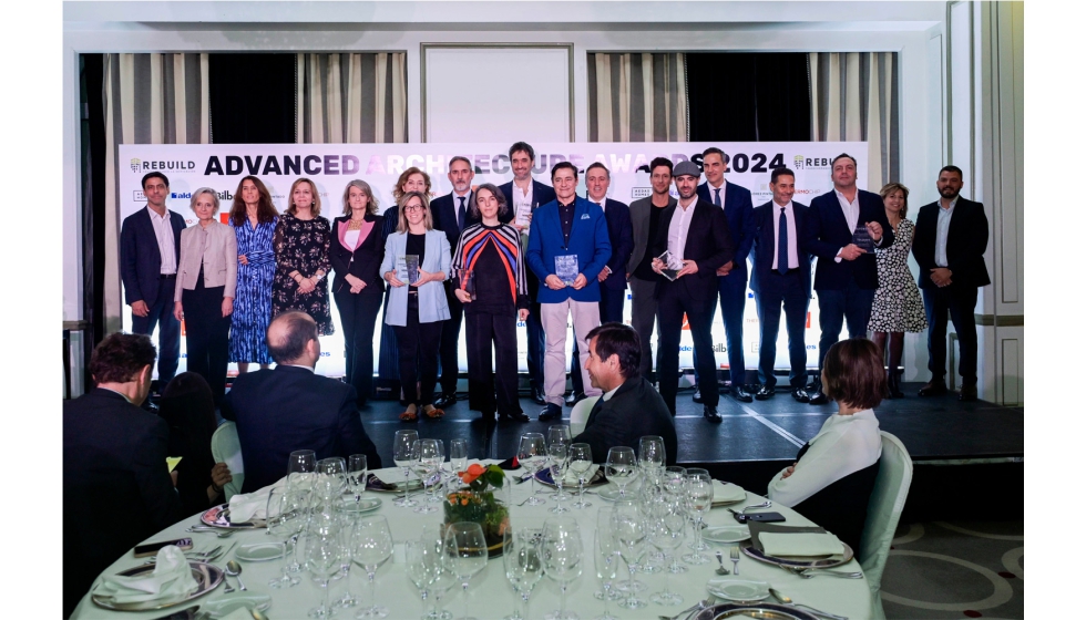 Foto de familia de los ganadores de la presente edicin de los Advanced Architecture Awards de Rebuild 2024