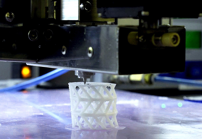 Na fbrica piloto, uma impressora 3D constri o andaime a partir do material compsito. Foto: BellaSeno