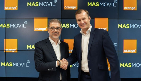 Ludovic Pech, CEO de Orange Espaa, y Meinrad Spenger, CEO de MASMOVIL, han firmado la constitucin de la nueva JV...