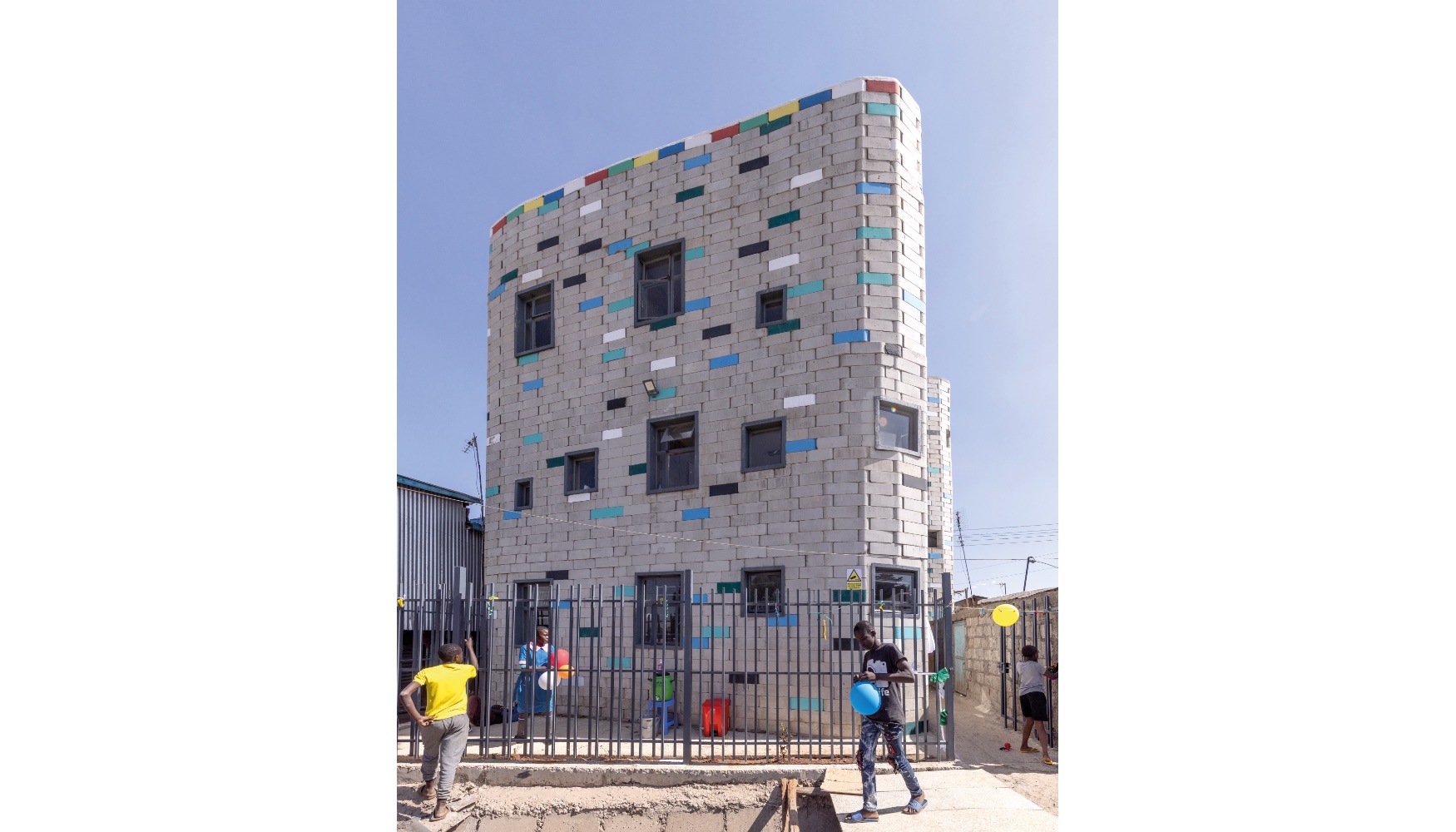 Nueva escuela en Kibera construida con TwistBlocks