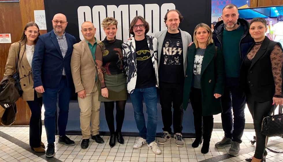 Foto de familia de representantes de FMY en la premier de la pelcula Stream en el Festival de Cine Fantstico Europeo de Murcia...