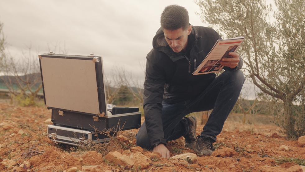 La campaa gira entorno a la historia real de Ferrn, un joven agricultor valenciano