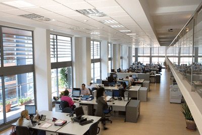 Las oficinas de Ciudad Ros Casares son espacios difanos preparados para acoger desde pequeas empresas a grandes multinacionales...