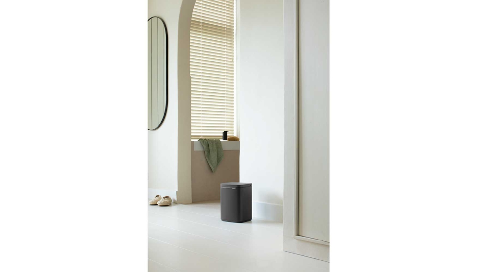 Cubo Bo Waste Bin 7L de Brabantia, color Confident Grey, de la nueva paleta 2024