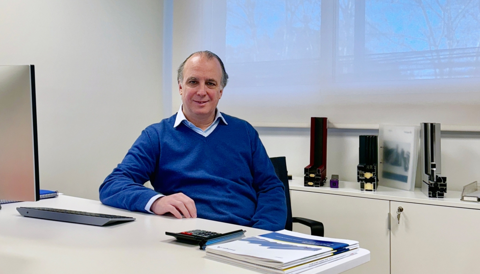 Oriol Garcia, diretor da insulbar para a Ib�ria, na Ensinger