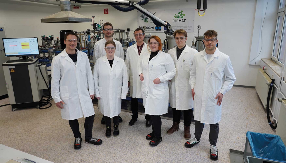 El equipo BIOMAT de la Universidad de Ciencias Aplicadas de Kaiserslautern, Grupo de Trabajo de Qumica de Polmeros, dirigido por el Prof. PhD...