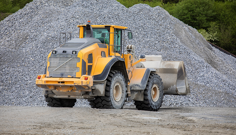 P� carregadora equipada com pneus BKT