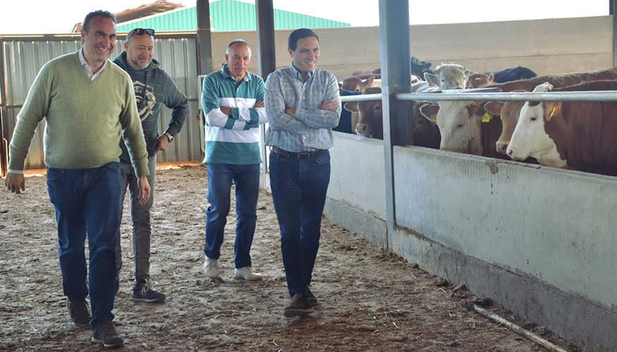 Visita de lvaro Martnez Chana, presidente de la Diputacin de Cuenca, visita el proyecto de la empresa Veterinaria de Precisin Diagnstica...