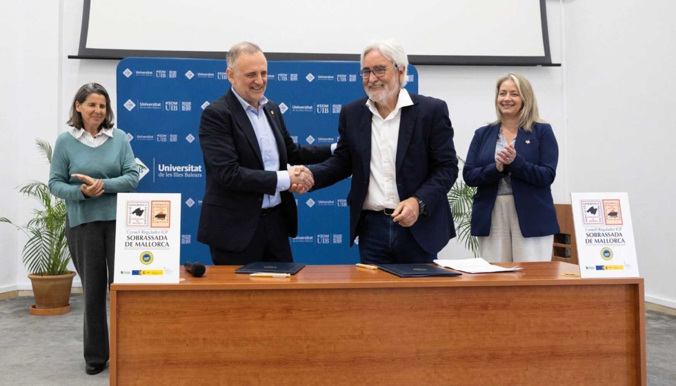 Jaume Carot, rector de la Universitat de les Illes Balears, y Andreu Palou, presidente del Consejo Regulador IGP Sobrassada de Mallorca...
