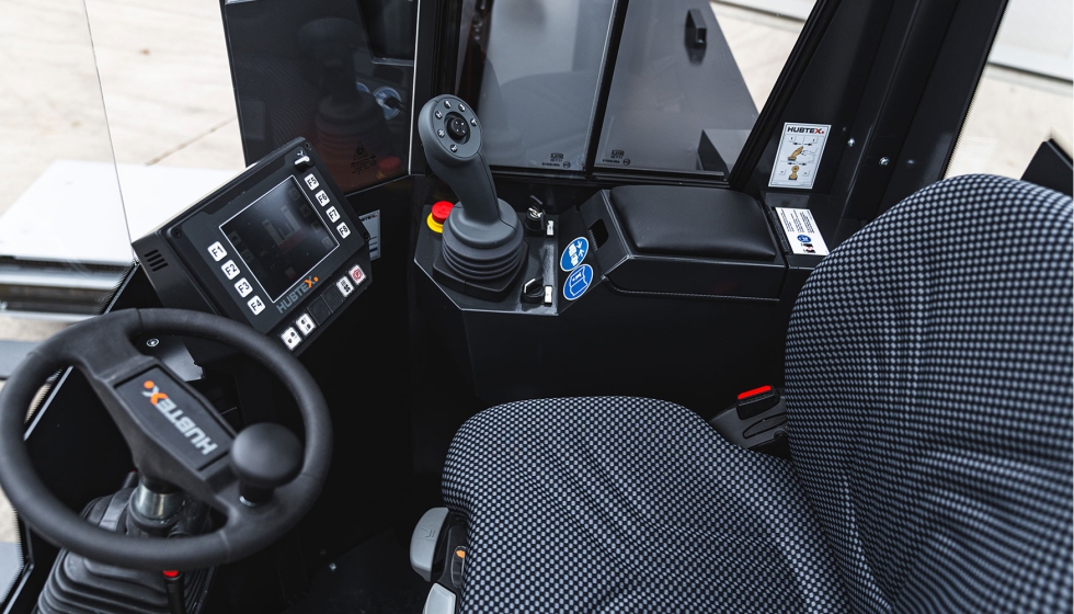 La cabina de diseo ergonmico de la MaxX 60 est optimizada para ofrecer un elevado confort de conduccin y una excelente vista panormica...