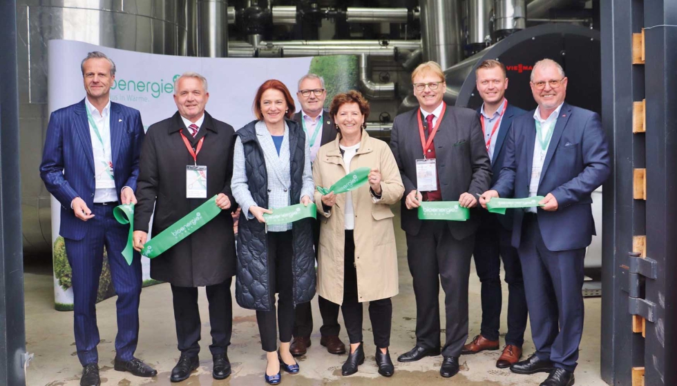 La instalacin de calefaccin de biomasa de Roto Frank Austria GmbH en Kalsdorf fue inaugurada el 16 de abril de este ao por (de izquierda a...