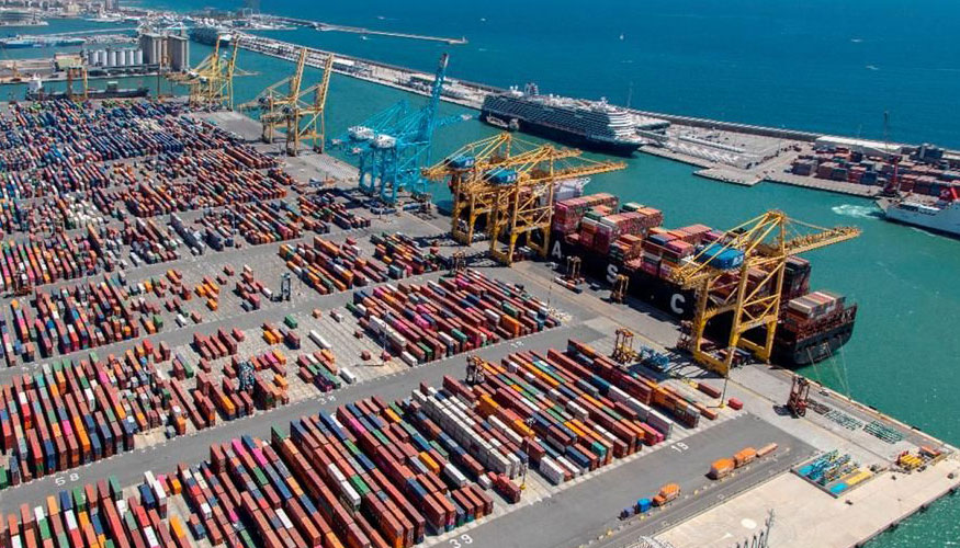 Terminal de contenedores en el Port de Barcelona