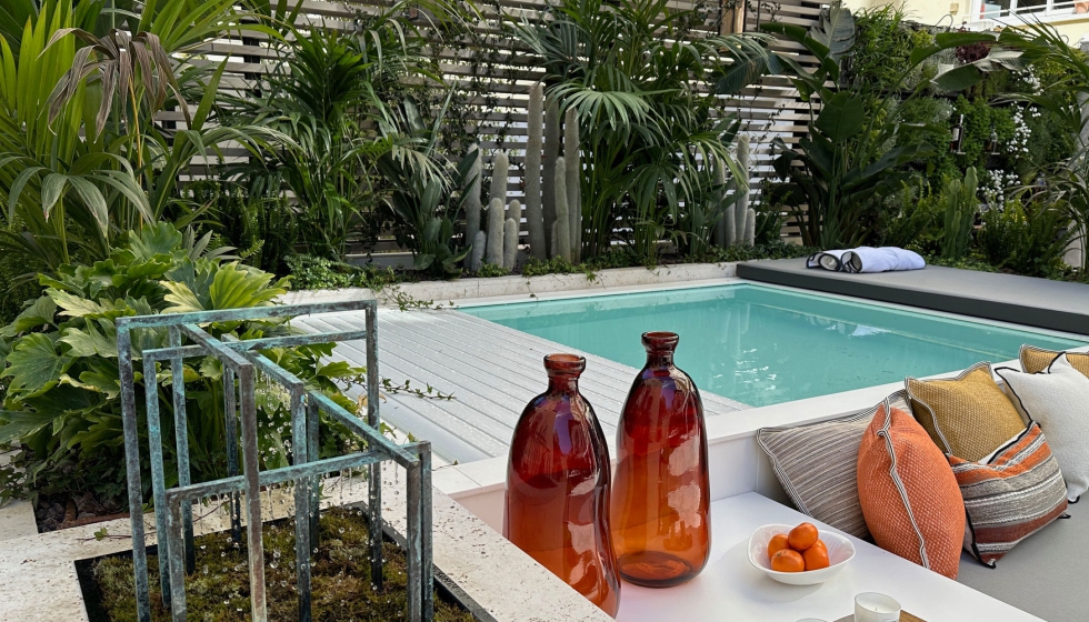 La impresionante piscina con chill out es el gran atractivo de la propuesta del Estudio Raquel Chamorro