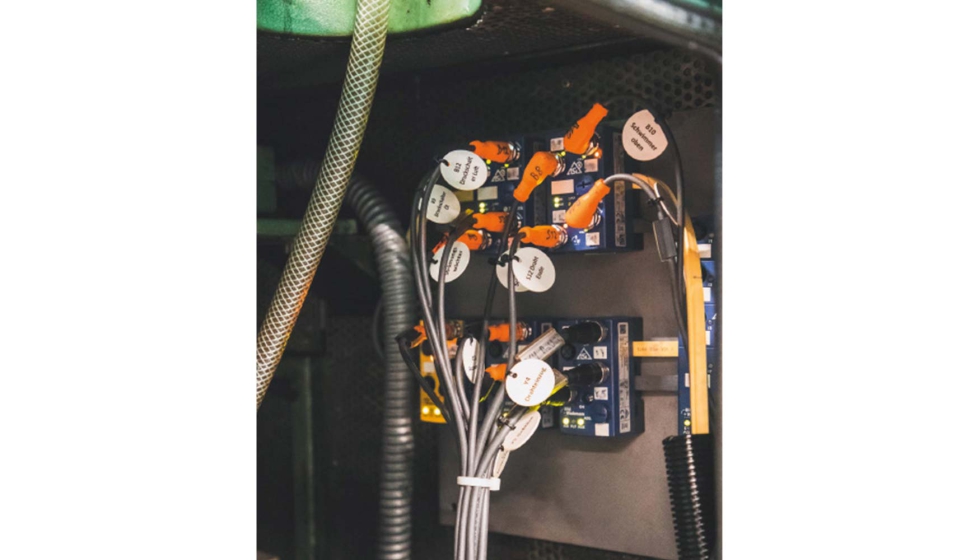 Los sensores IO-Link se integran mediante los mdulos ASi-5 con maestro IO-Link integrado con cuatro puertos de Bihl+Wiedemann...