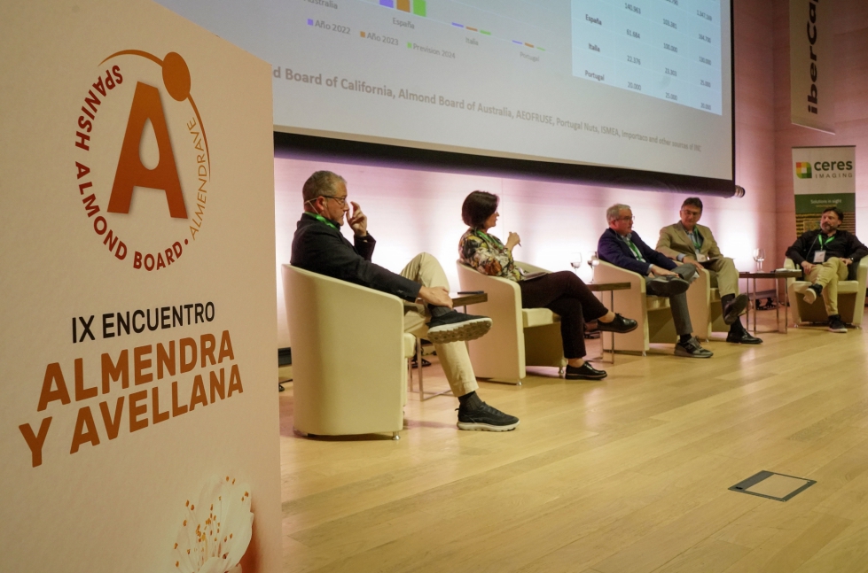 Miembros de la mesa redonda sobre mercados de frutos secos