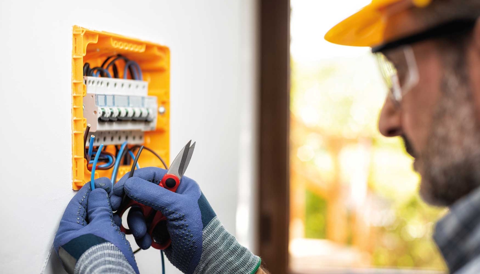 Desde Afme reclamaron que es muy necesario que se definan de forma clara los requisitos de seguridad contra el choque elctrico en instalaciones de...
