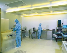 Sala blanca de TEKNIKER, donde tienen lugar buena parte de los nuevos procesos de microfabricacin en dos dimensiones