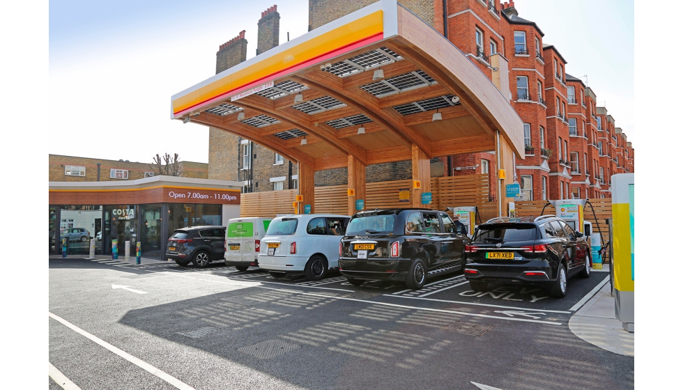 Fulham Road, Londres, las instalaciones, que cuentan con nueve puntos de carga de alta potencia de 175 kW