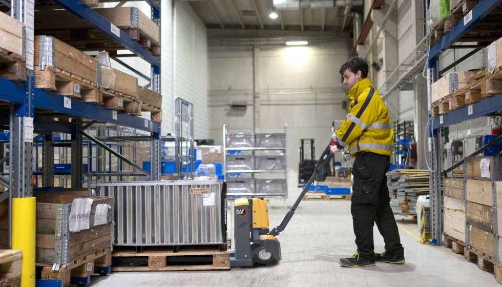 Foto de Cat Lift Trucks revoluciona la manipulacin de materiales con su innovadora lnea EQ