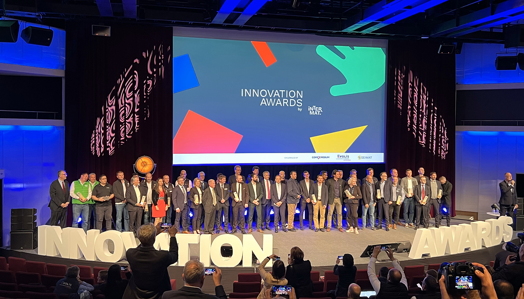 Foto de familia de los Intermat Innovation Awards 2024