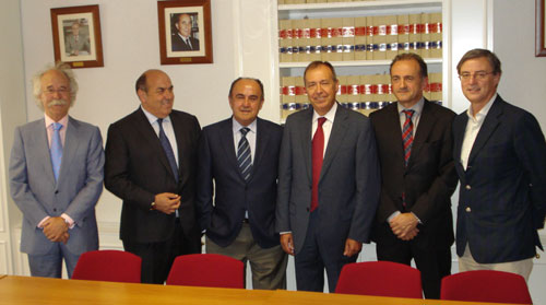 De izquierda a derecha: Julio Revilla, Federico Beltrn y Generoso Garca, de Aice, y Jaime Ahuir, Jess Elizari y Miguel ngel Ortega, de Asocarne...