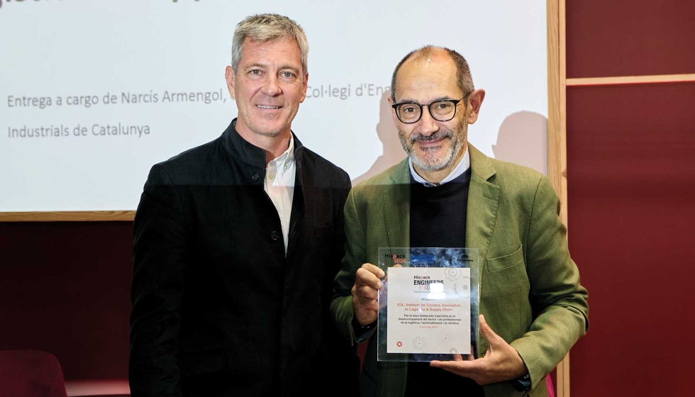 Xavier Rius, director general de ICIL, ha recibido el galardn honorfico de manos del decano del Colegio de Enginyers Industrials de Catalunya...
