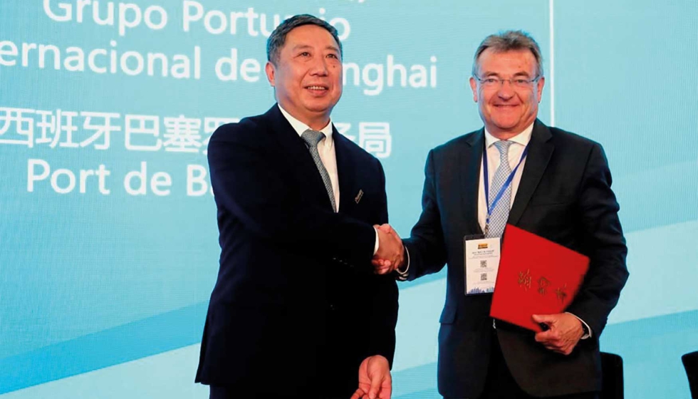 El director general del Shangai International Port Group, Shen Wei...