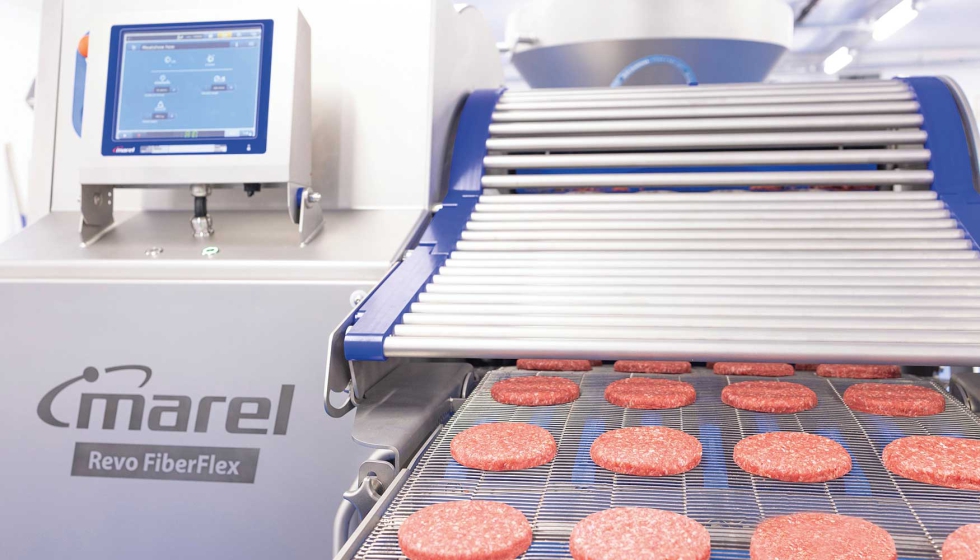 La nueva Marel Revo FiberFlex permite a los procesadores de alimentos preparados crear grandes volmenes de varios tipos de hamburguesas con diversas...