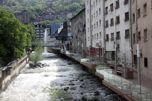 The building is part of a set of landscape and architectural activities in the area. Author: Com d'Escaldes-Engordany