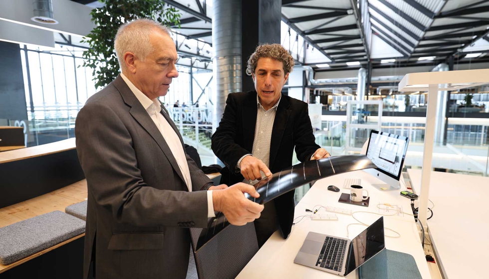 Pere Navarro, delegado especial del Estado en el CZFB, y Alessandro Caviasca, CEO y socio fundador de Siarq... Pere Navarro, delegado especial del Estado en el CZFB, y Alessandro Caviasca, CEO y socio fundador de Siarq...