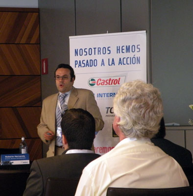 Antonio Morales, Business Development Manager de Castrol, record en su intervencin el triunfo de la seleccin espaola en el Mundial de ftbol 2010...