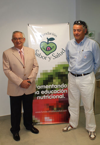 El presidente de la Fundacin Sabor y Salud, Juan Safont (izq...