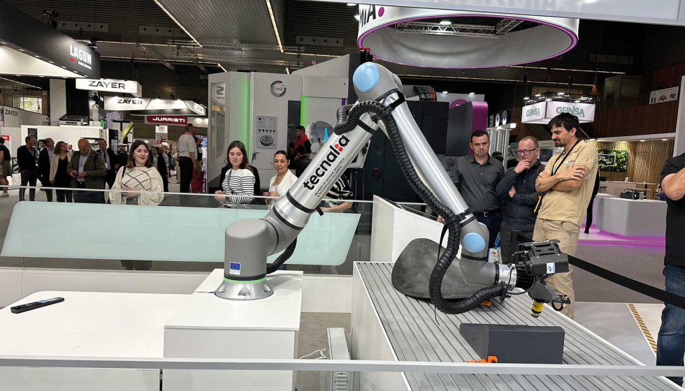 Entre las tecnologas que se presentaron en la BIEMH destacaban los robots que interaccionan de una manera natural con las personas gracias al empleo...