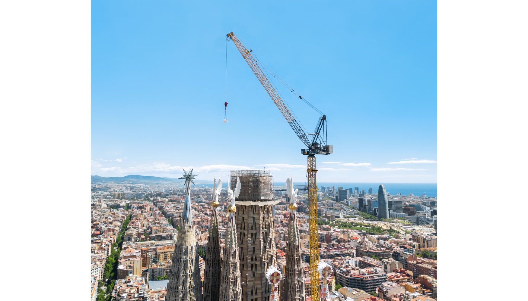 La gra principal es el modelo Liebherr 710 HC-L y estar trabajando en la Torre Jess que alcanzar 172 metros de altura...