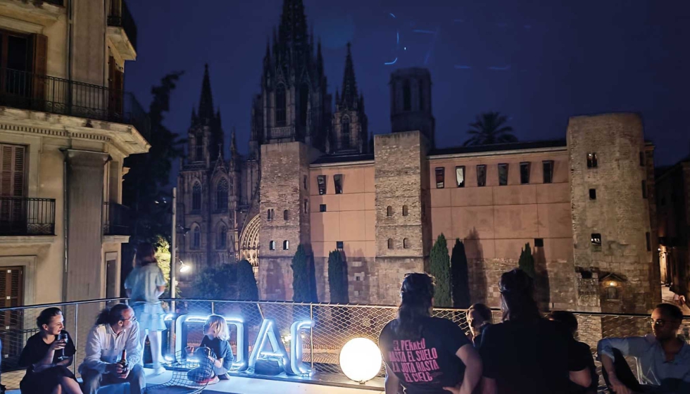 La 'Festa d'Arquitectes 2024' se celebr en el COAC, con espectaculares vistas a la Catedral de Barcelona