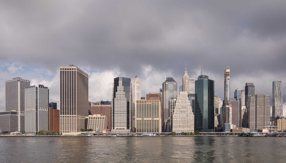 El edificio 111 Wall Street, entre el skyline neoyorkino. ImagenSubliminal (Miguel de Guzmn + Rocio Romero)