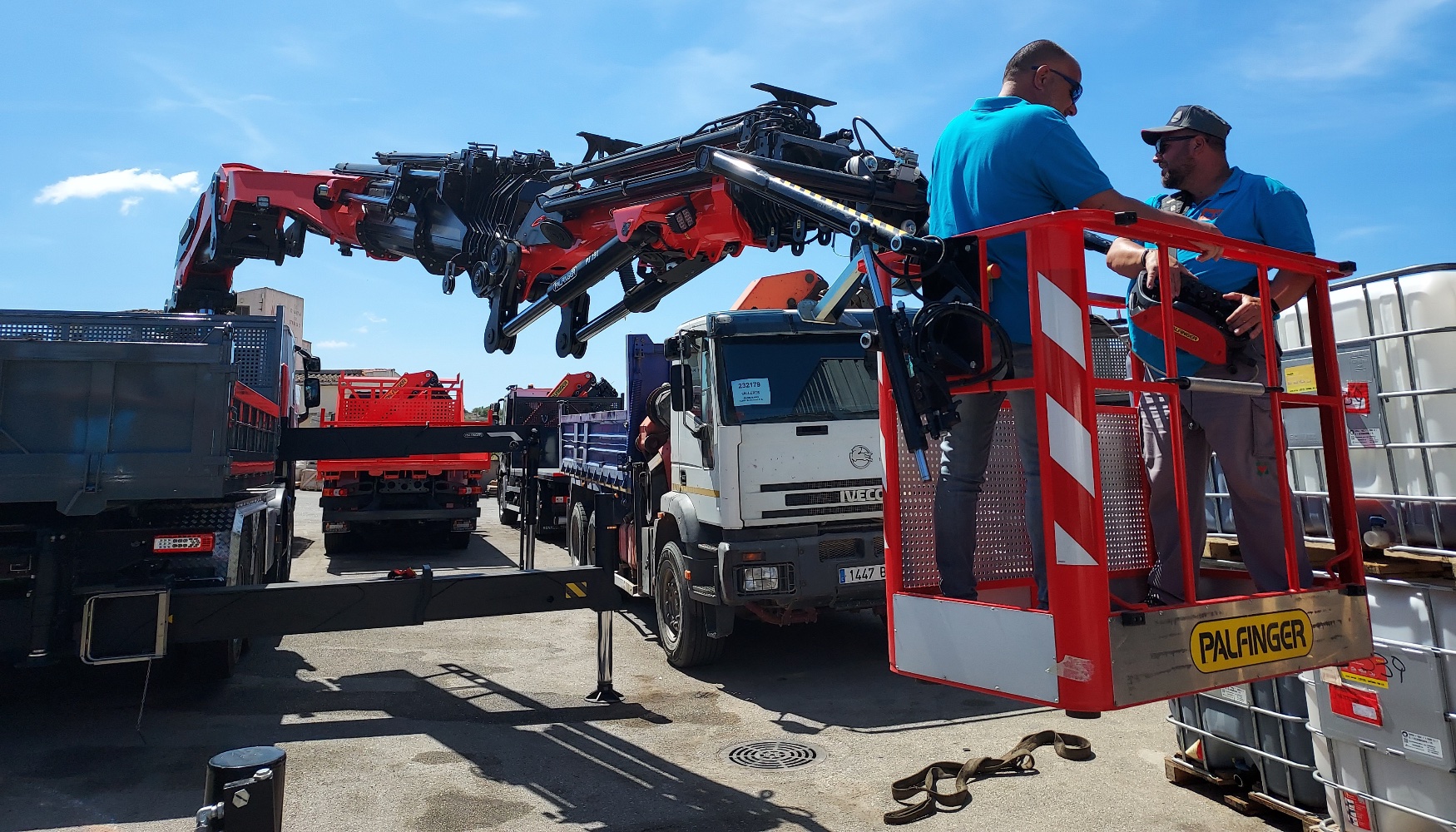 Gra equipada con cesta portapersonas