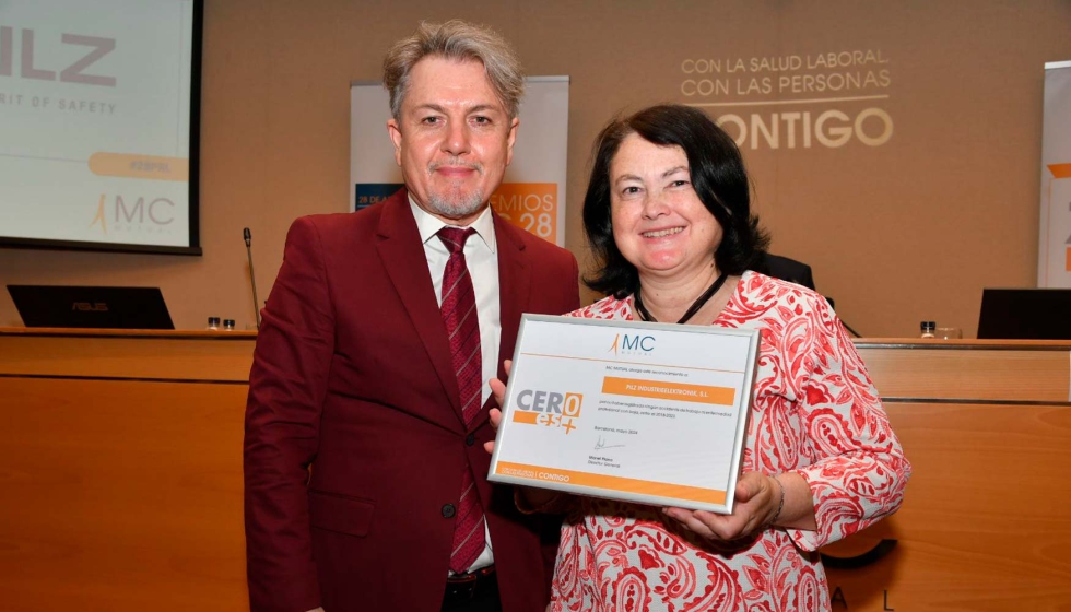 Victoria Carrascosa, directora de RRHH de Pilz Espaa y Portugal, ha recogido el diploma acreditativo