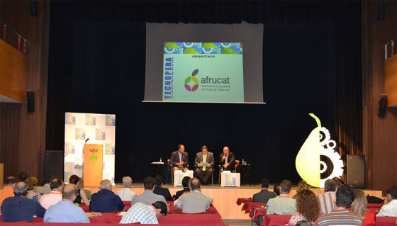 El congreso fue inaugurado por el alcalde de Alpicat, Pau Cabr (izq...